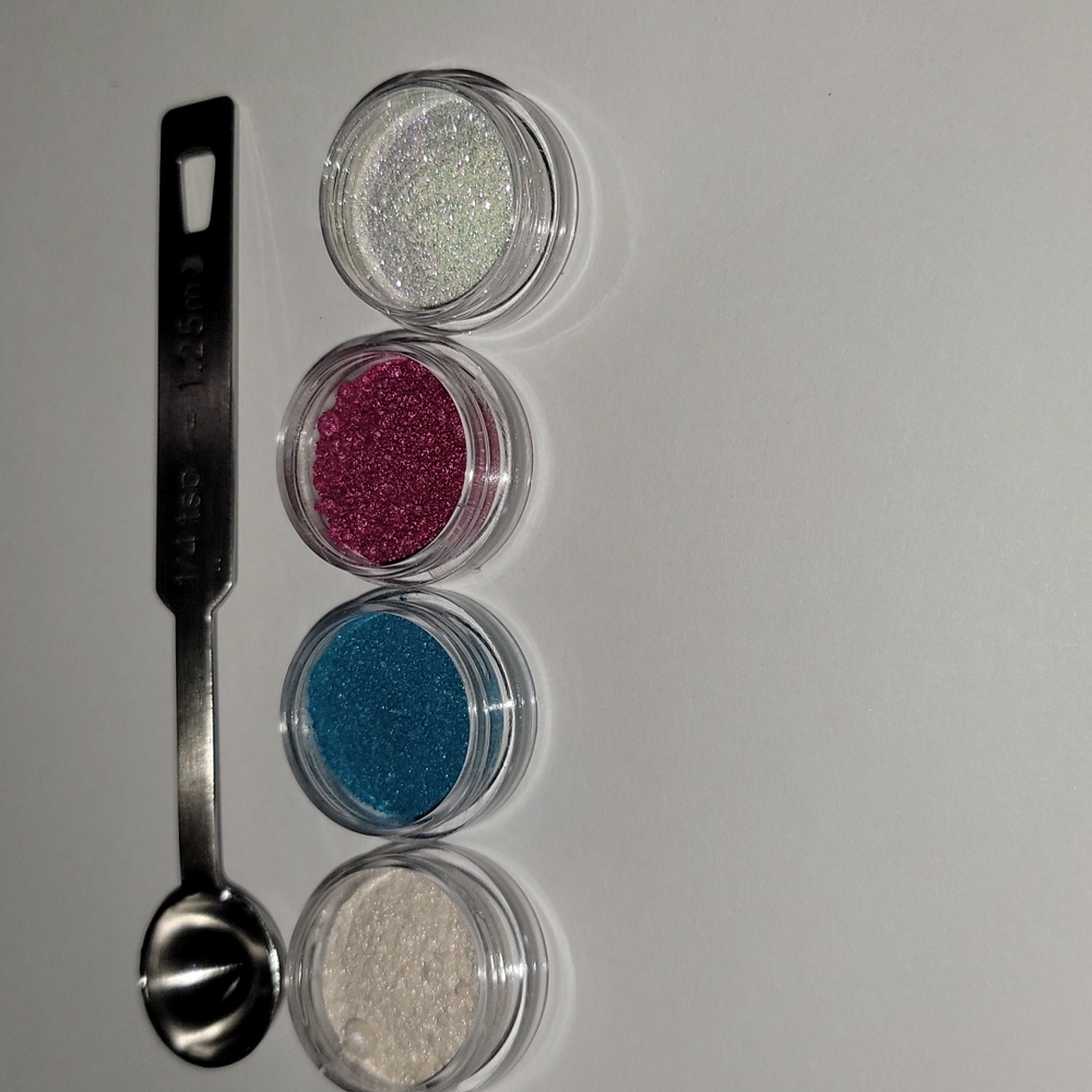 MAC COSMETICS PIGMENT SAMPLE SET - Picture 4 of 4